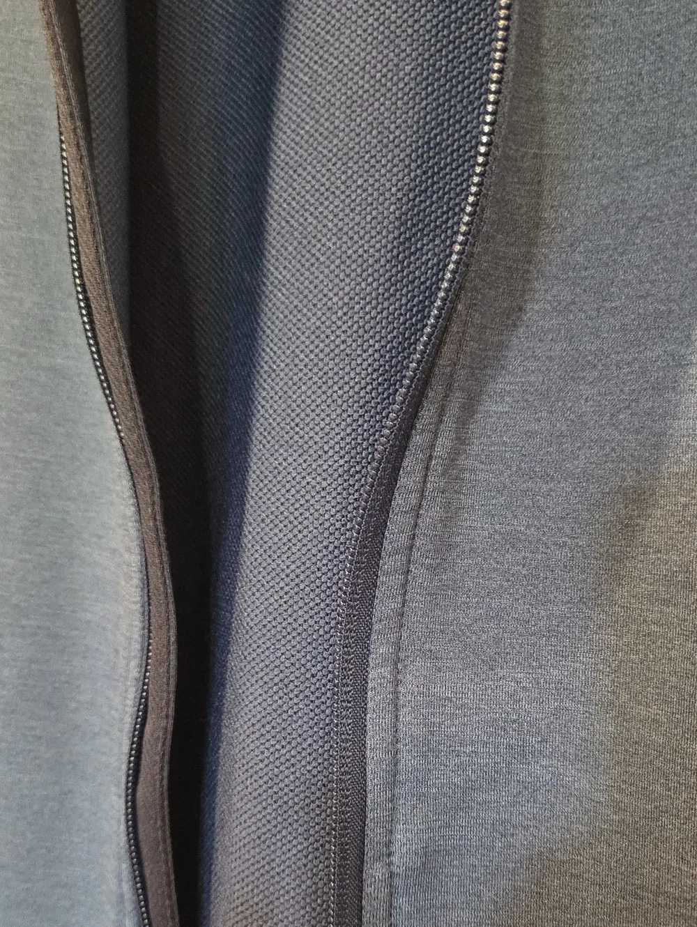 Vineyard Vines Performance Men’s Two-Tone Navy & Blue Zip-Up Vest